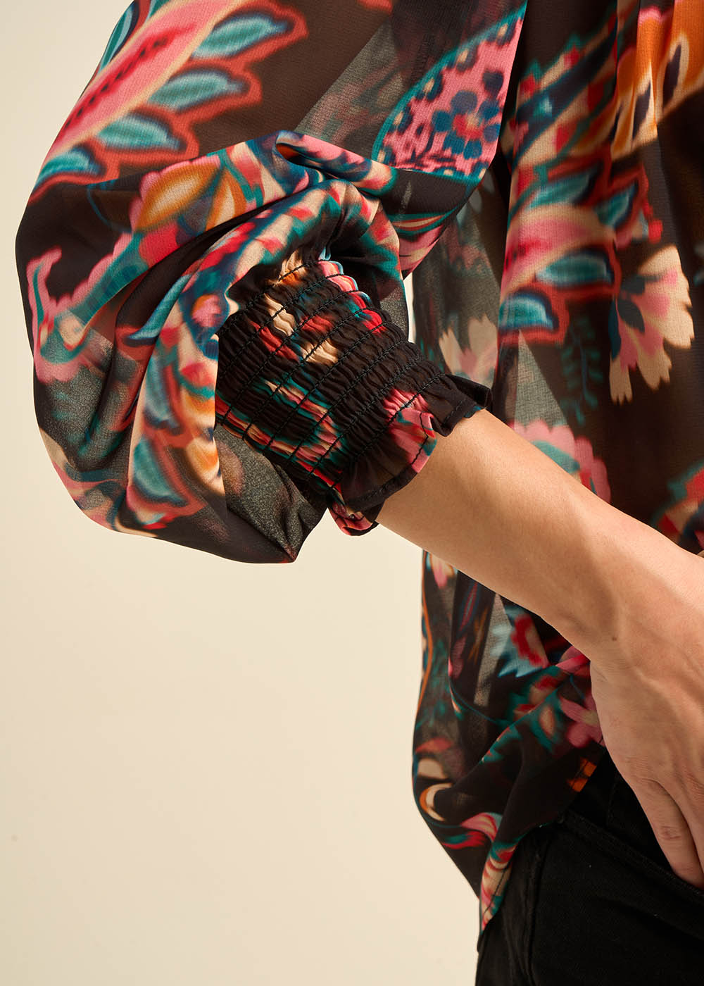 Printed blouse with pleated details - Sud Express - 4 - Sud Express