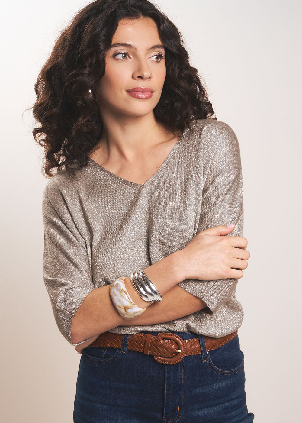 Oversized V-neck jumper in shiny knit with short sleeves - Sud Express - 5 - Sud Express