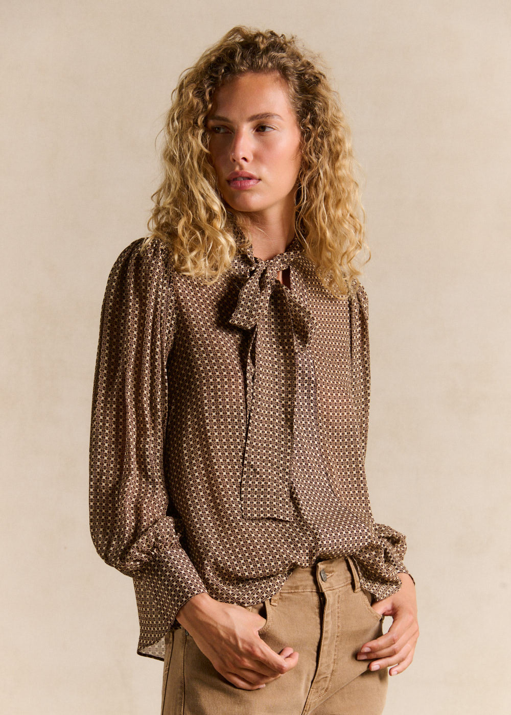 Geometric print top with shawl collar - Sud Express - 4 - Sud Express