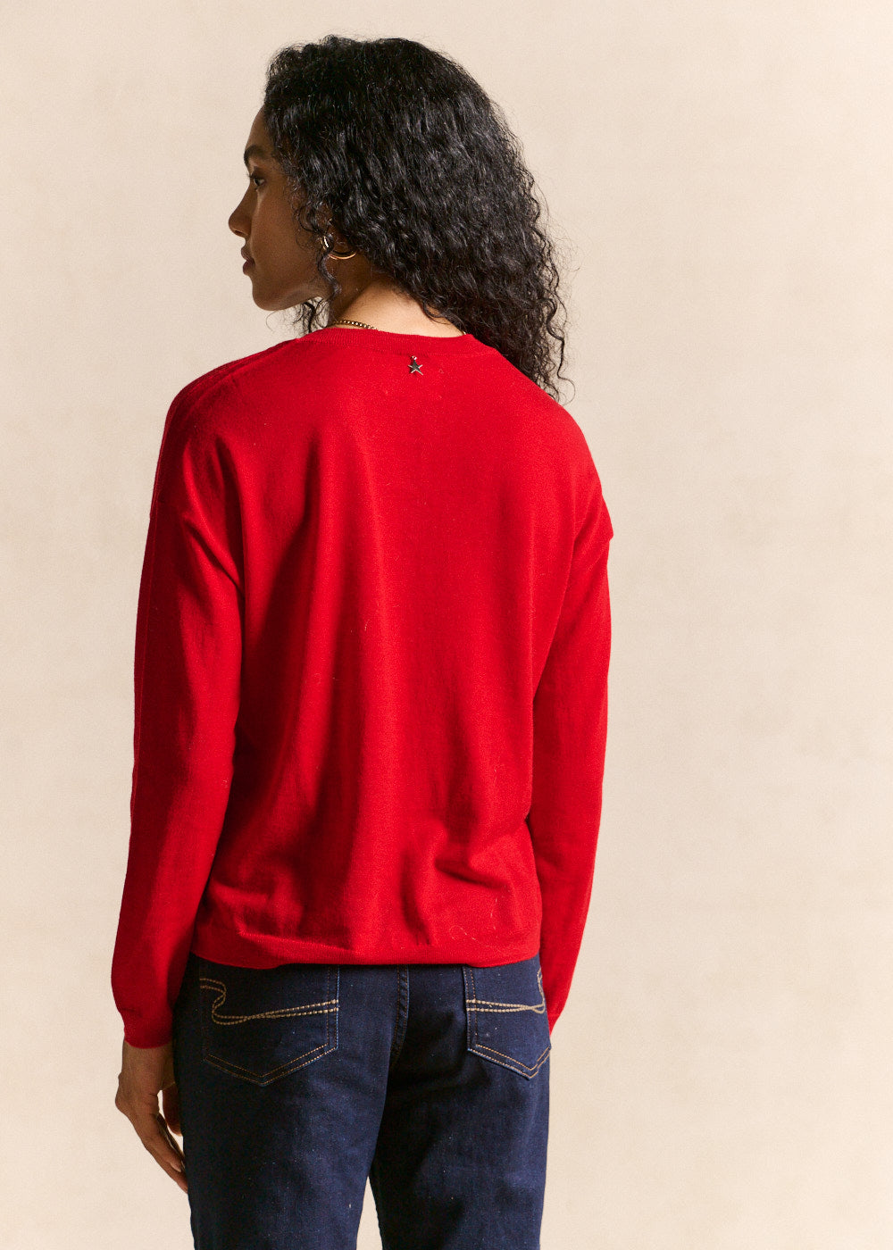 V-neck wool sweater with relaxed fit - Sud Express - 3 - Sud Express