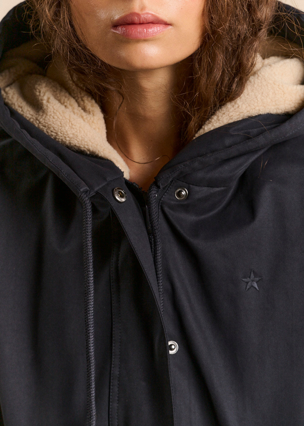 Short water-repellent jacket lined with faux fur and hood - Sud Express - 2 - Sud Express
