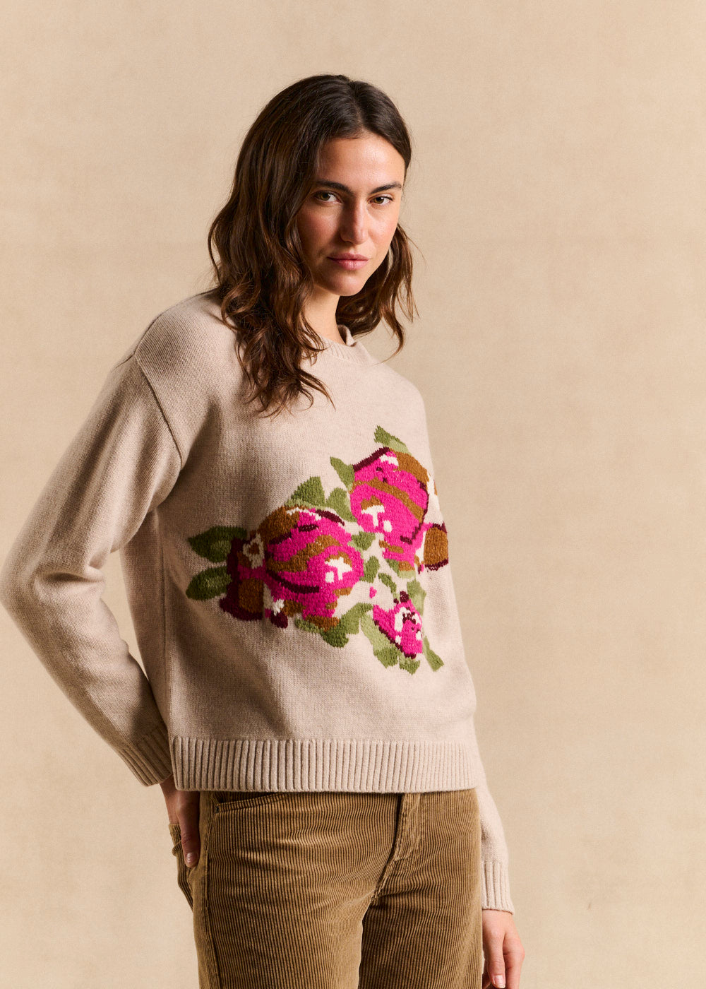 Round-neck sweater embroidered with floral pattern - Sud Express - 4 - Sud Express