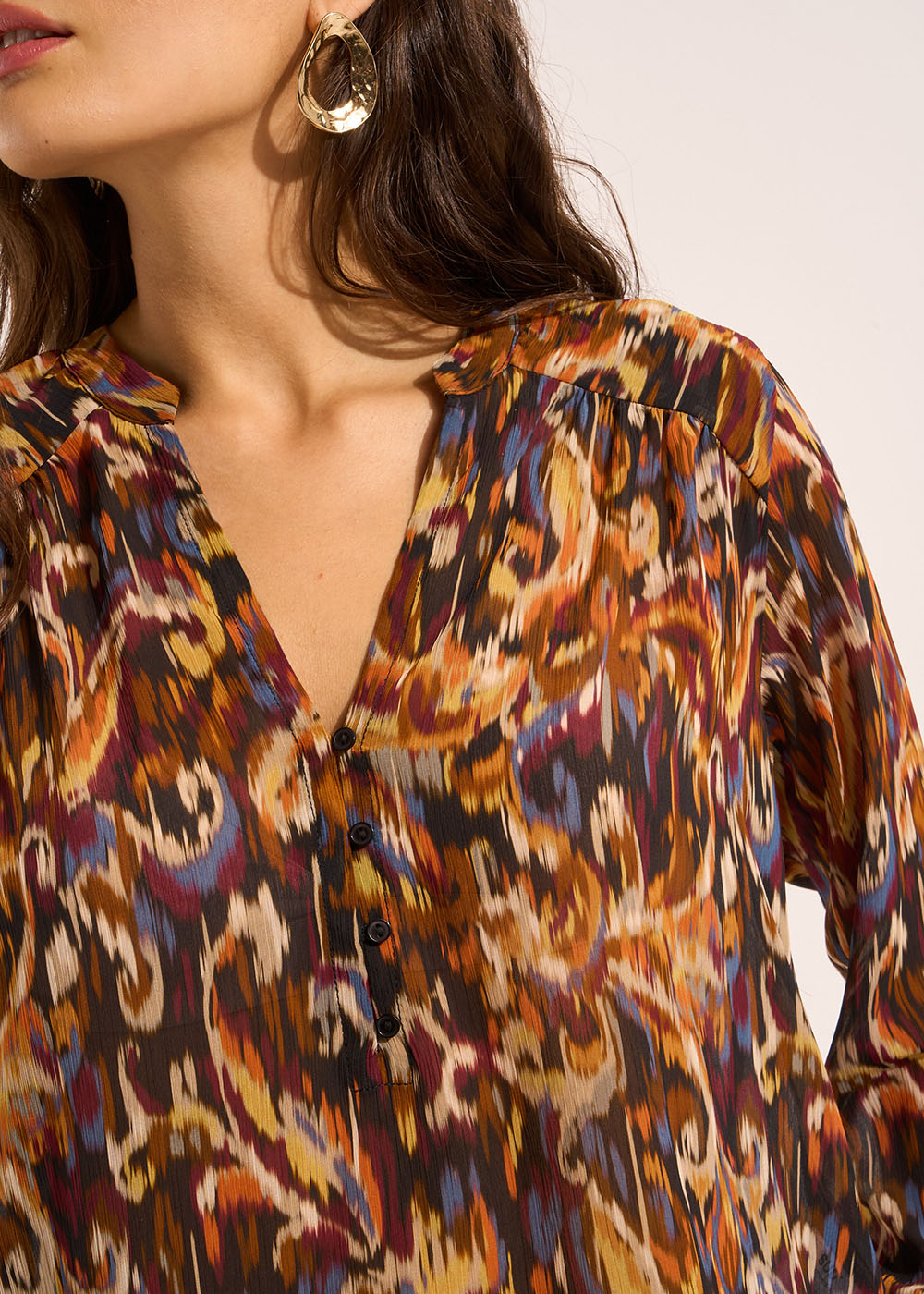 Loose-fitting long-sleeved blouse with multicoloured print - Sud Express - 2 - Sud Express