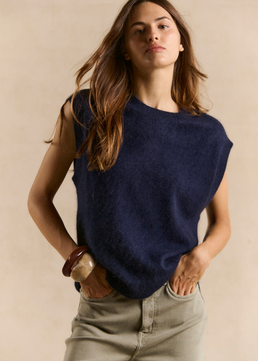 Loose sleeveless sweater in wool and cashmere - Sud Express - 4 - Sud Express