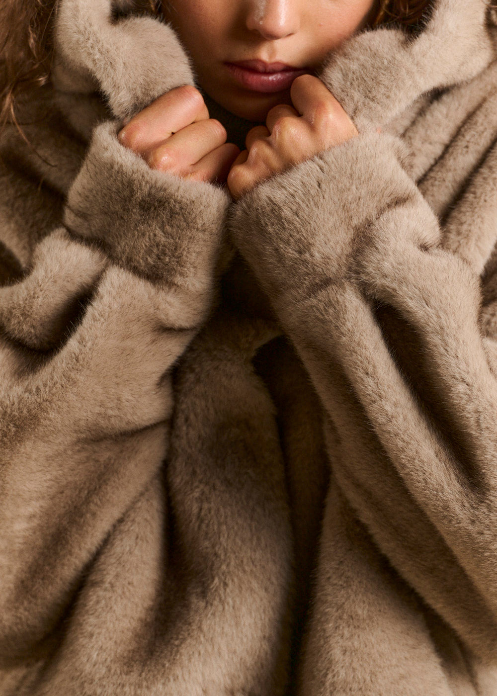 MICHALYNA Mid-length faux fur coat with hood - 2 - Sud Express - Sud Express