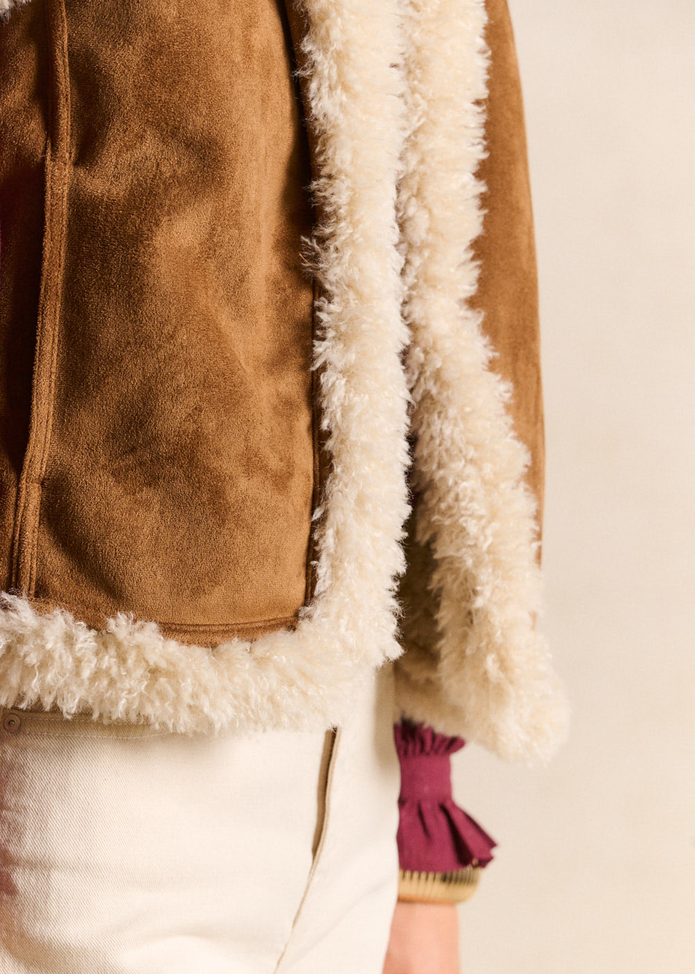 Sleeveless waistcoat with a sheepskin-effect finish - Sud Express - 5 - Sud Express