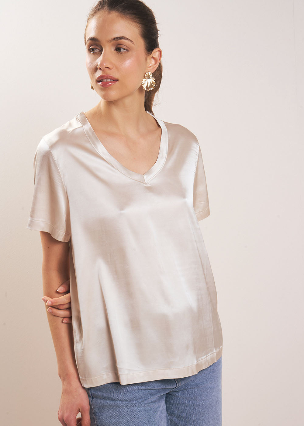 Satin V-neck T-shirt - Sud Express - 5 - Sud Express