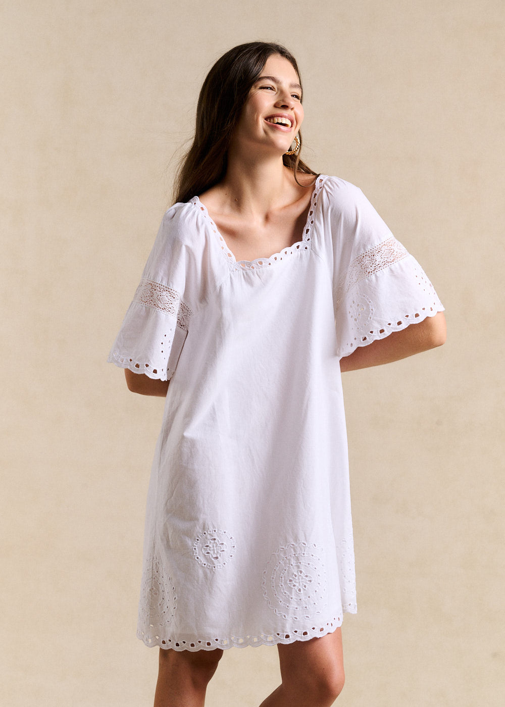 Short dress with a square neckline - Sud Express - 1 - Sud Express