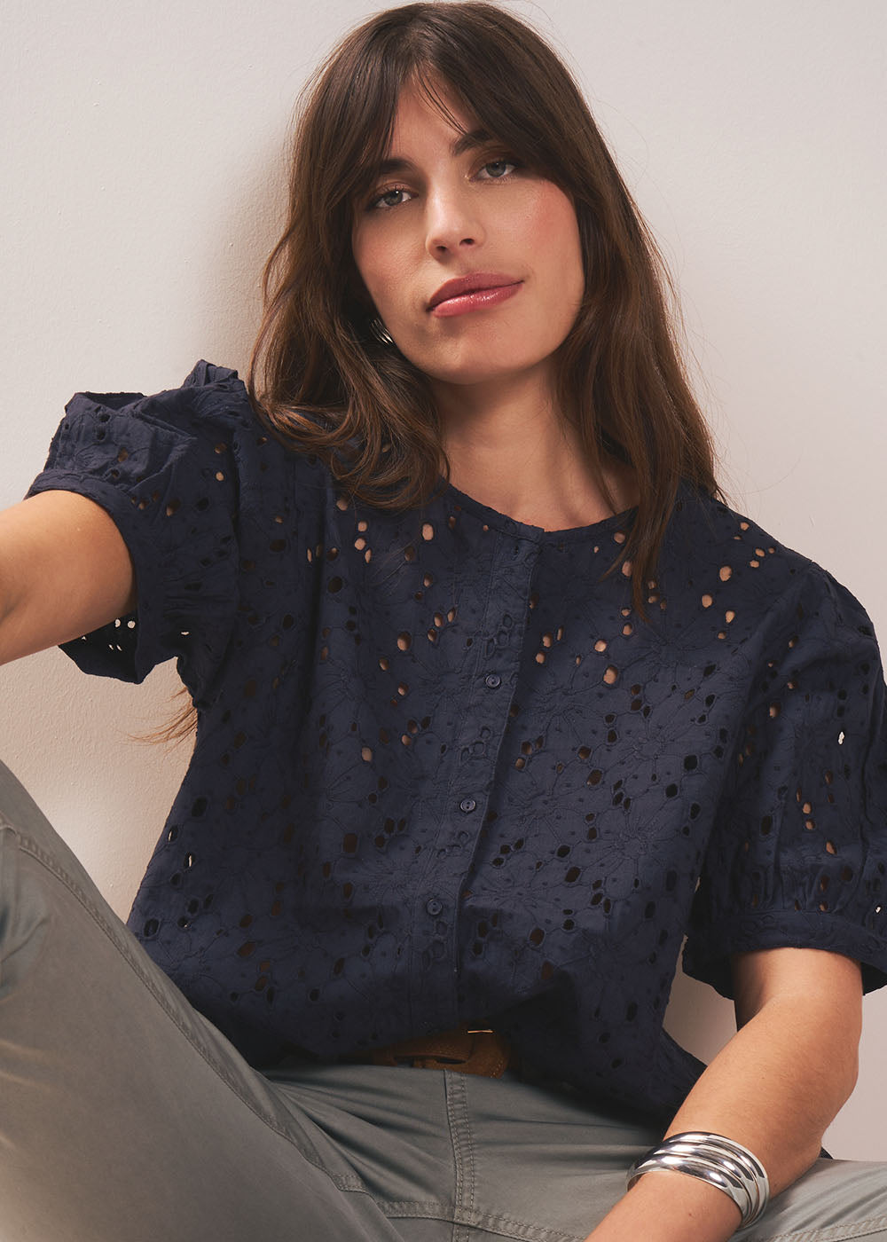 Eyelet embroidery blouse - Sud Express - 5 - Sud Express