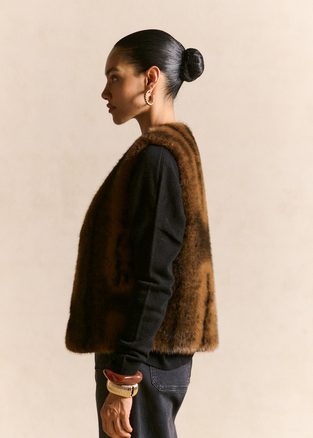 Faux-fur sleeveless waistcoat - Sud Express - 5 - Sud Express