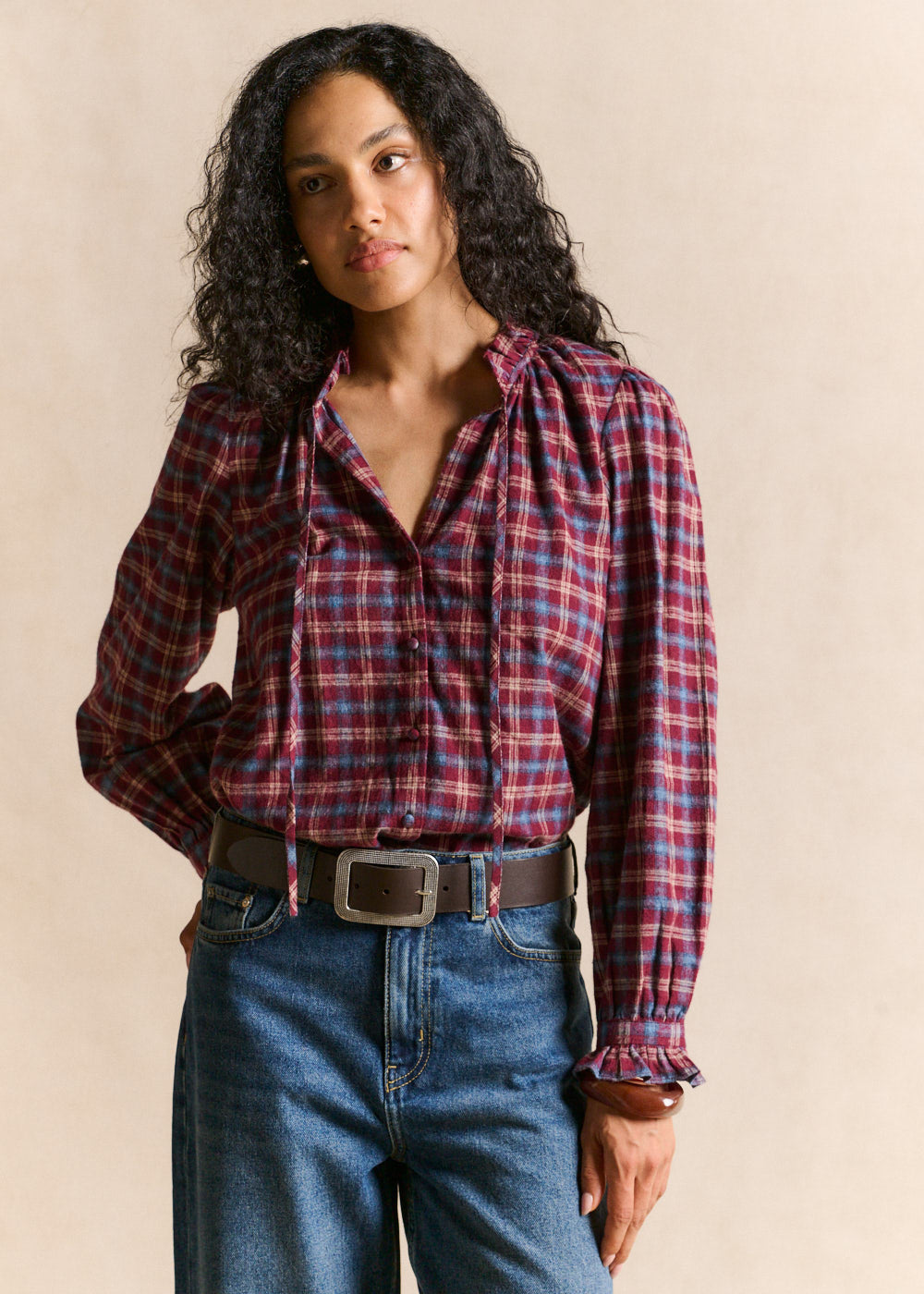 Checked blouse with ruffled tie collar - Sud Express - 5 - Sud Express