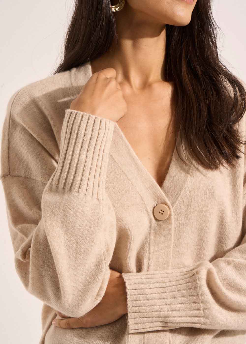Loose-fitting cashmere V-neck cardigan - Sud Express - 2 - Sud Express
