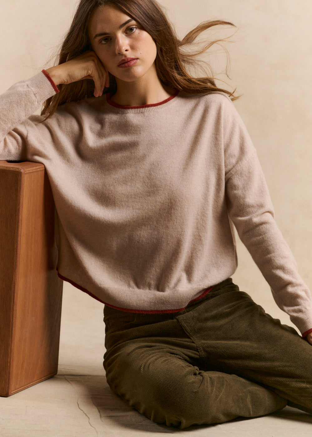 Boat neck cashmere sweater, boxy fit - Sud Express - 1 - Sud Express
