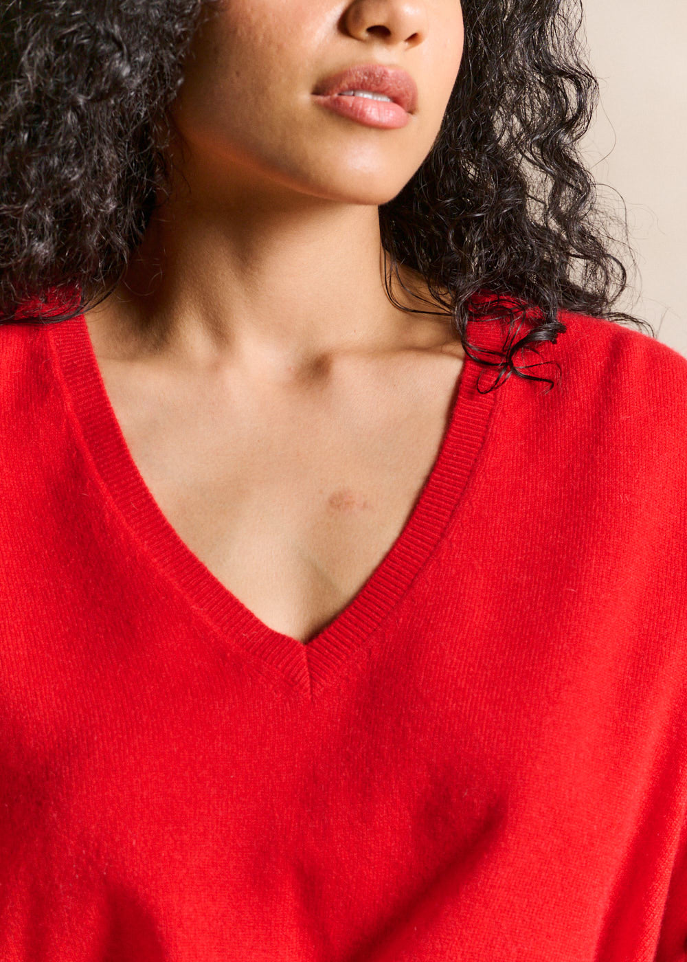 Cashmere V-neck sweater flared fit - Sud Express - 2 - Sud Express