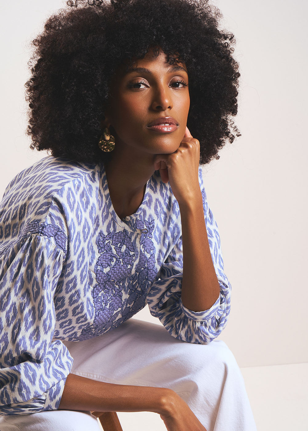 Printed cotton blouse with Tunisian collar - Sud Express - 5 - Sud Express