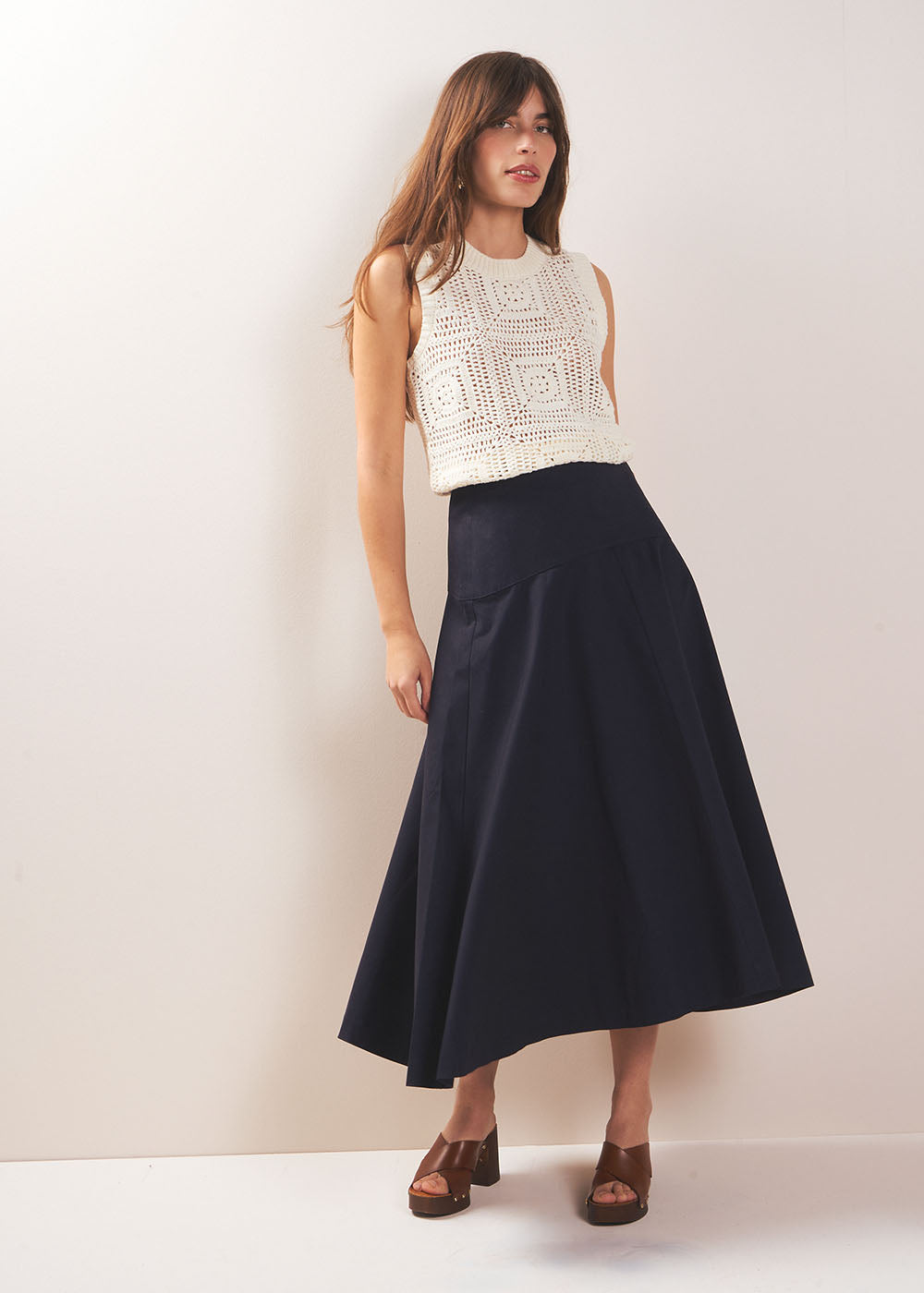 Flared midi skirt with gold buttons - Sud Express - 5 - Sud Express