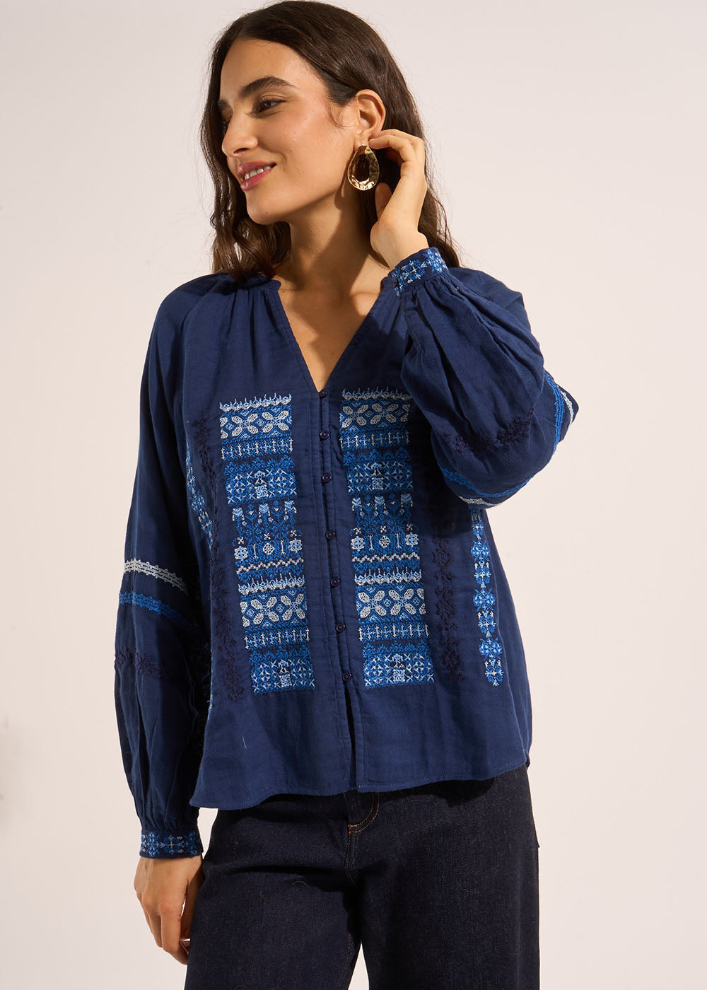 Embroidered cotton blouse with long puff sleeves - Sud Express - 1 - Sud Express