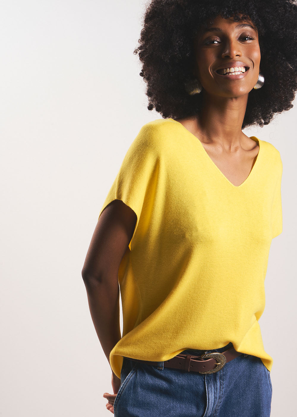 Sleeveless V-neck jumper in ribbed knit - Sud Express - 5 - Sud Express