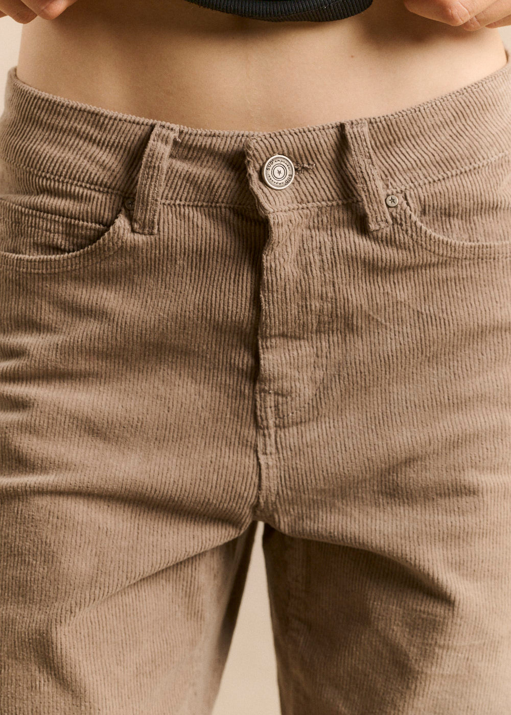 Slim-fit corduroy pants - Sud Express - 5 - Sud Express