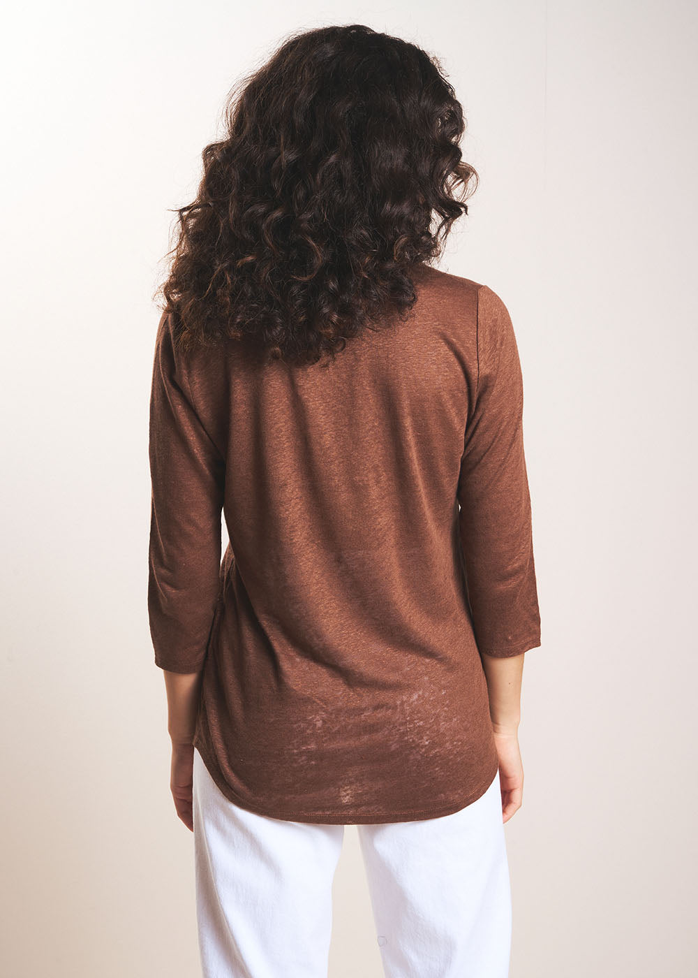 Linen T-shirt with V-neck - Sud Express - 3 - Sud Express