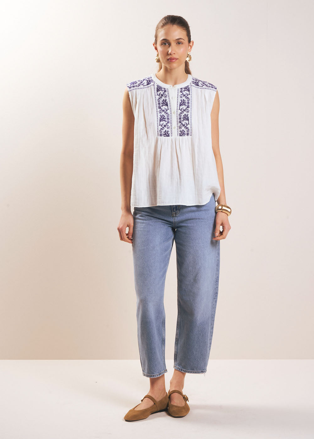 Cross-stitch embroidered cotton gauze blouse - Sud Express - 5 - Sud Express