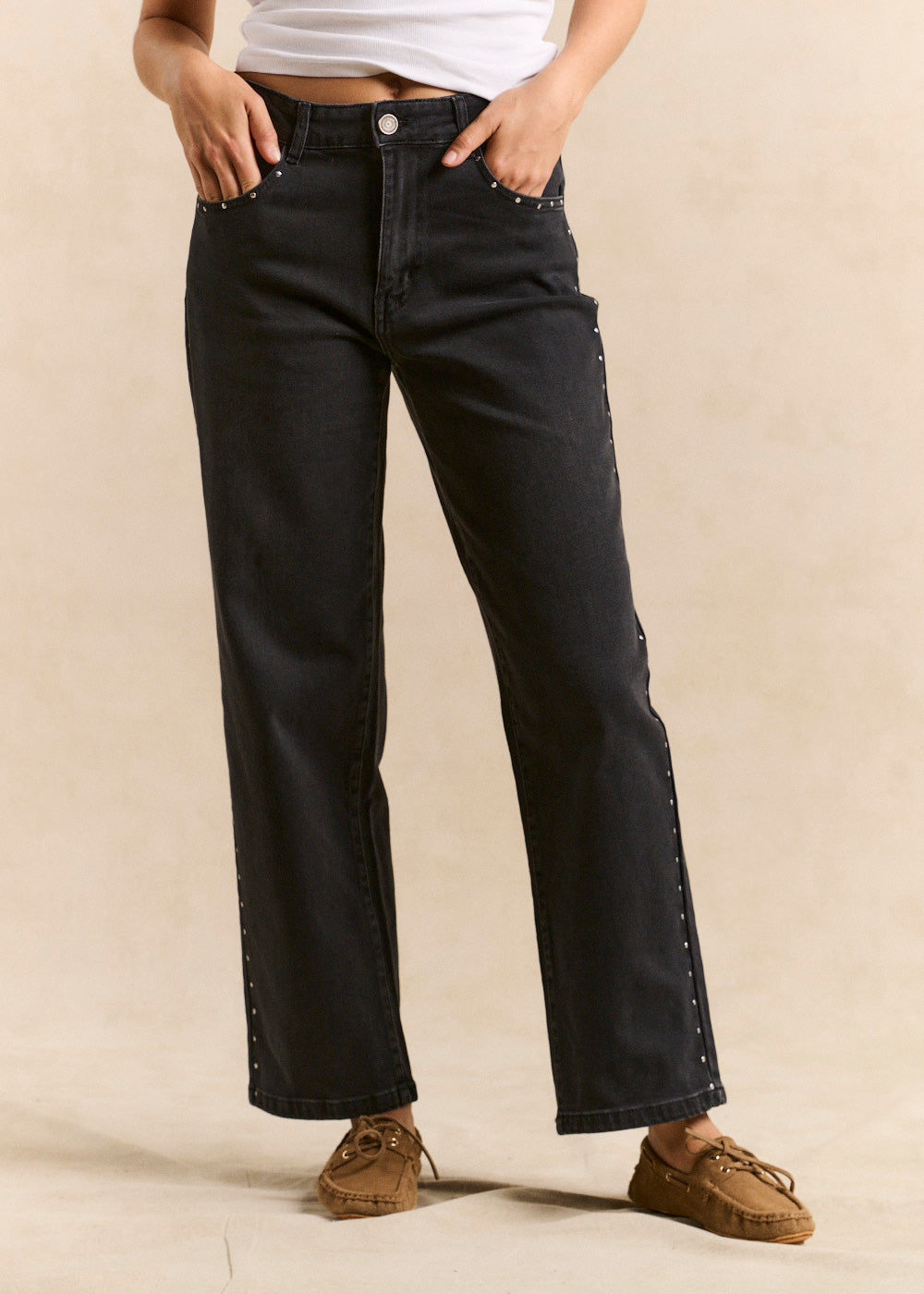 Jean boyfriend with wide straight leg and studs - Sud Express - 5 - Sud Express