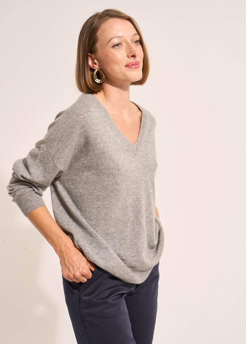 Long-sleeved cashmere V-neck jumper - Sud Express - 5 - Sud Express