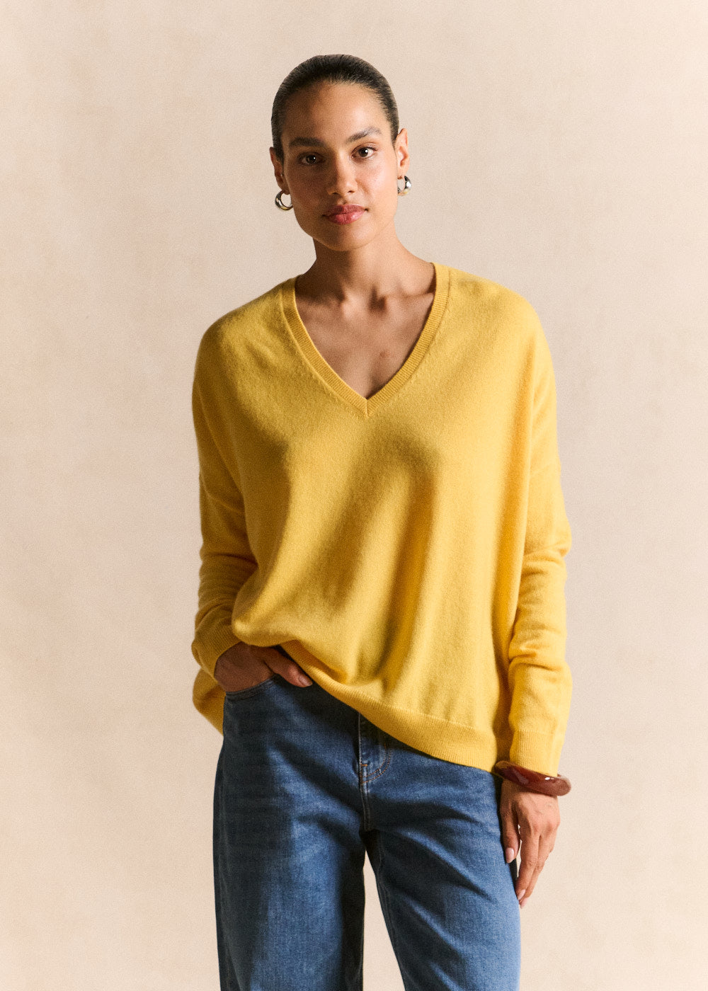 Cashmere V-neck sweater flared fit - Sud Express - 5 - Sud Express