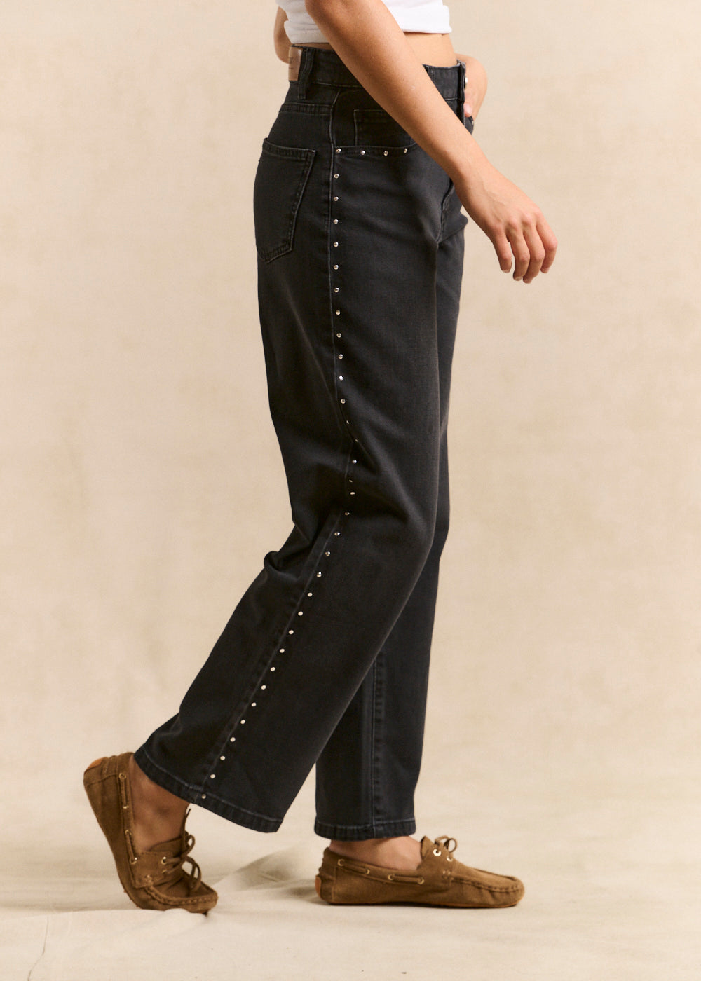Jean boyfriend with wide straight leg and studs - Sud Express - 4 - Sud Express
