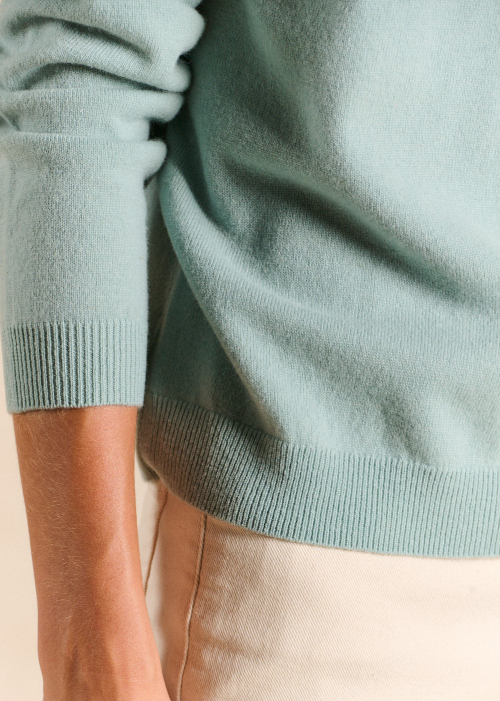 Round-neck 100% wool jumper with ribbed detail - Sud Express - 4 - Sud Express