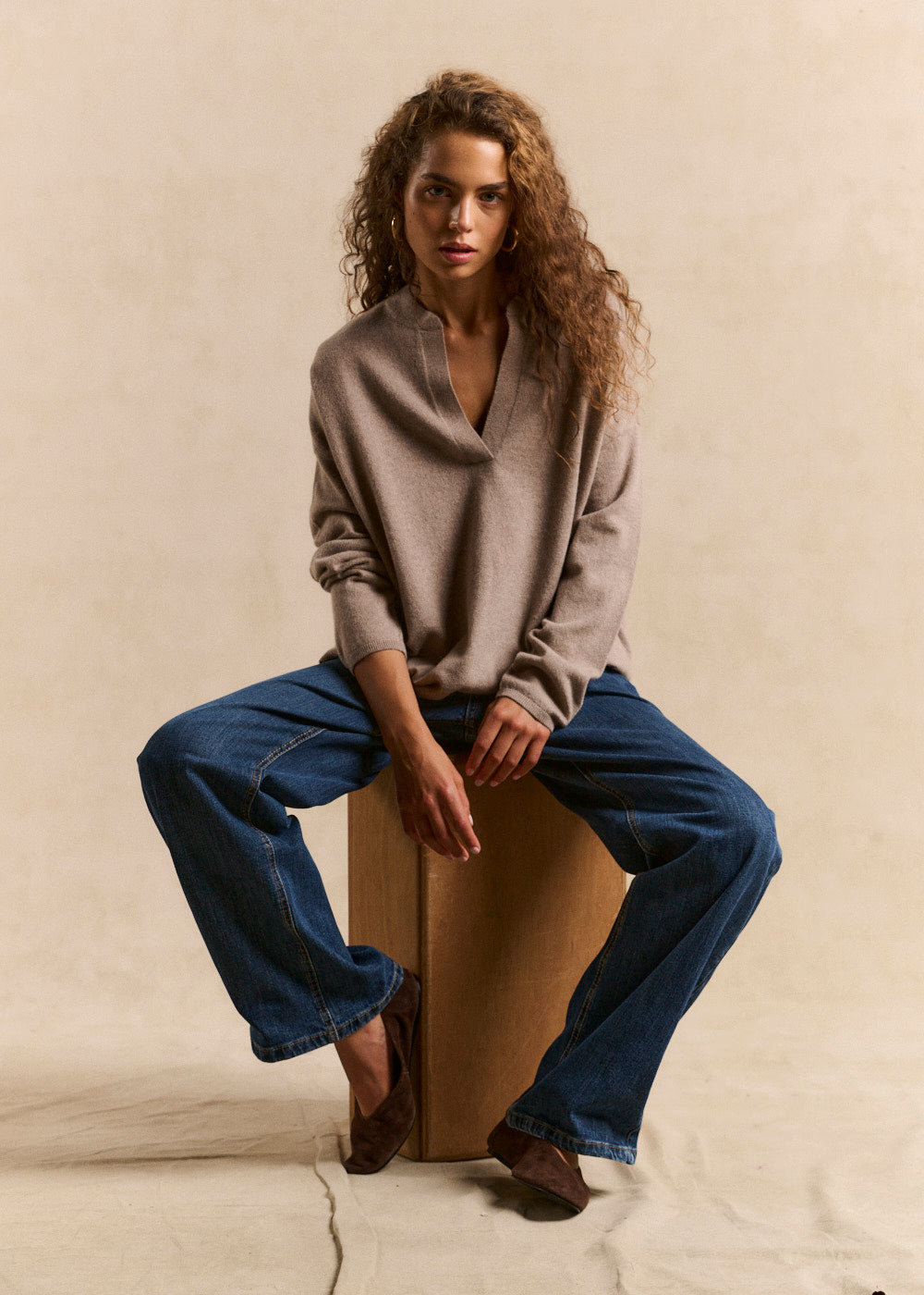 Loose-fitting cashmere jumper with a Tunisian collar - Sud Express - 5 - Sud Express