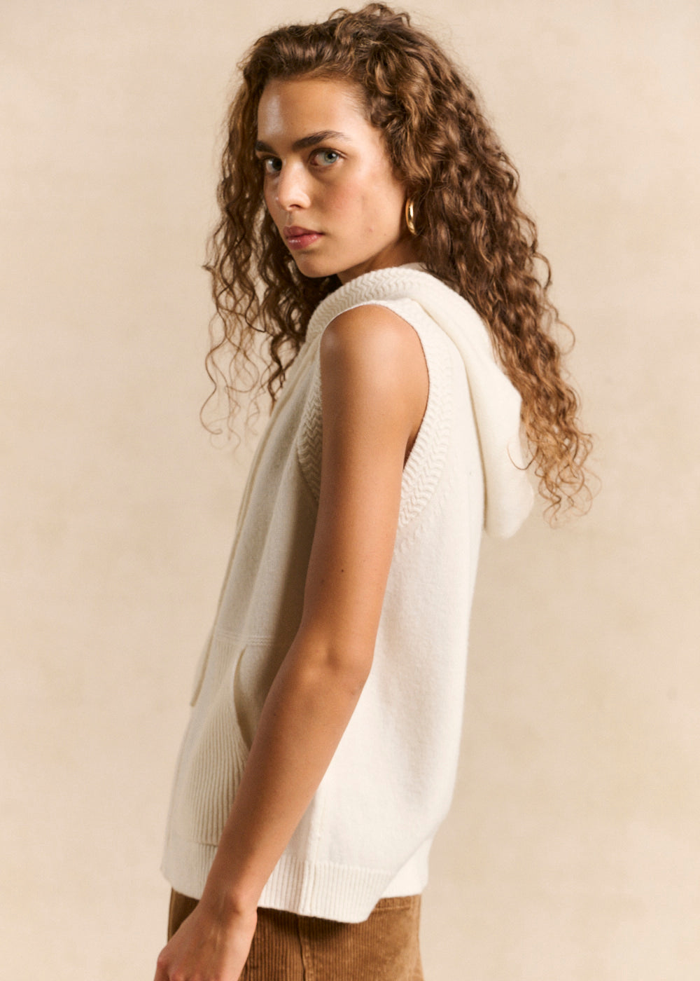 Sleeveless woollen hooded waistcoat - Sud Express - 5 - Sud Express