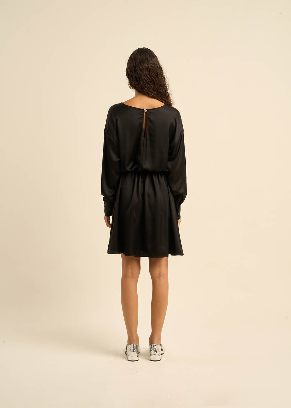 Short satin belted dress - Sud Express - 3 - Sud Express