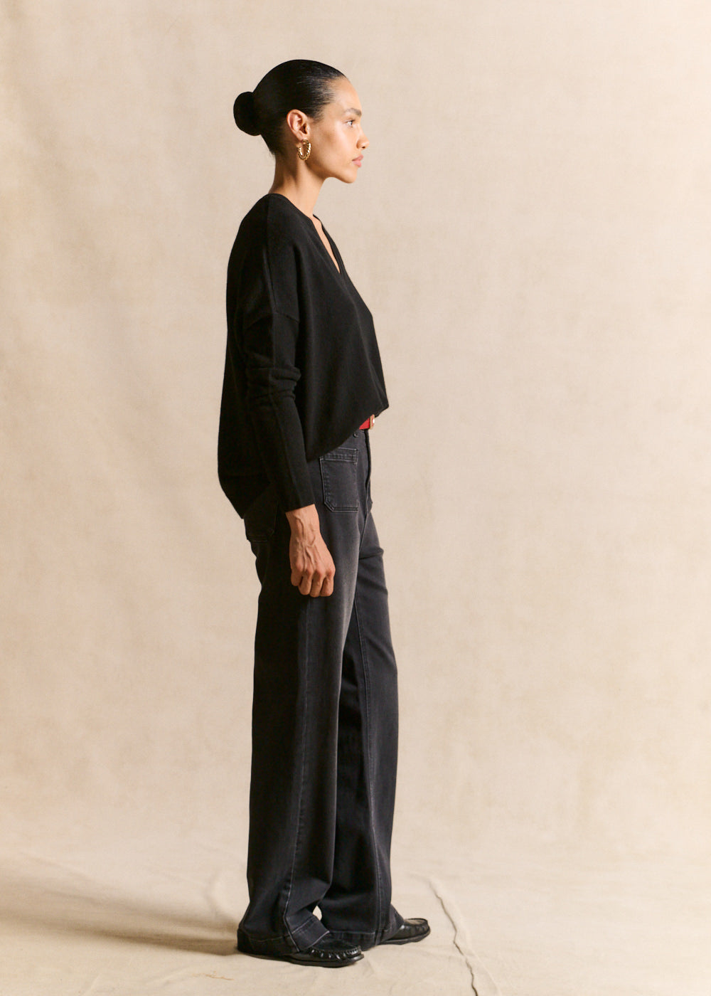 Cashmere V-neck sweater flared fit - Sud Express - 4 - Sud Express