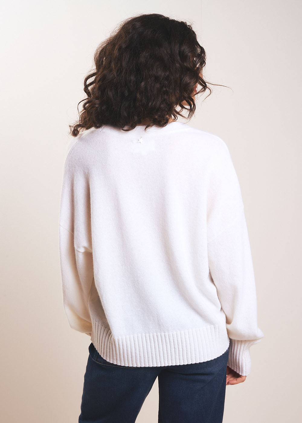 Loose-fitting cashmere V-neck cardigan - Sud Express - 3 - Sud Express
