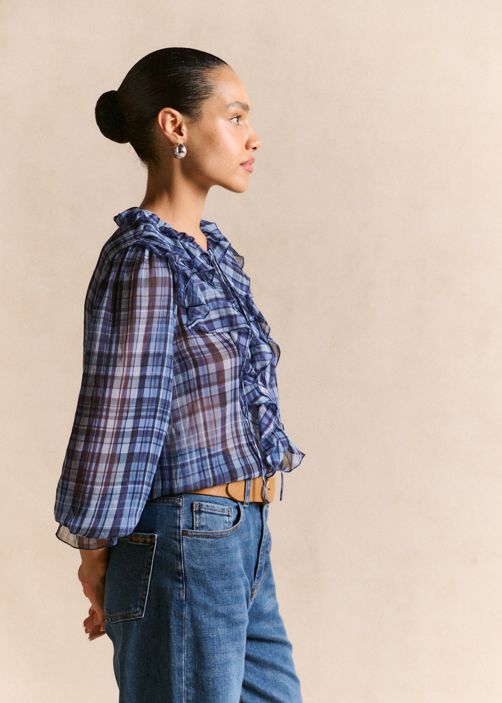 Blouse with ruffled collar and puffed sleeves - Sud Express - 4 - Sud Express