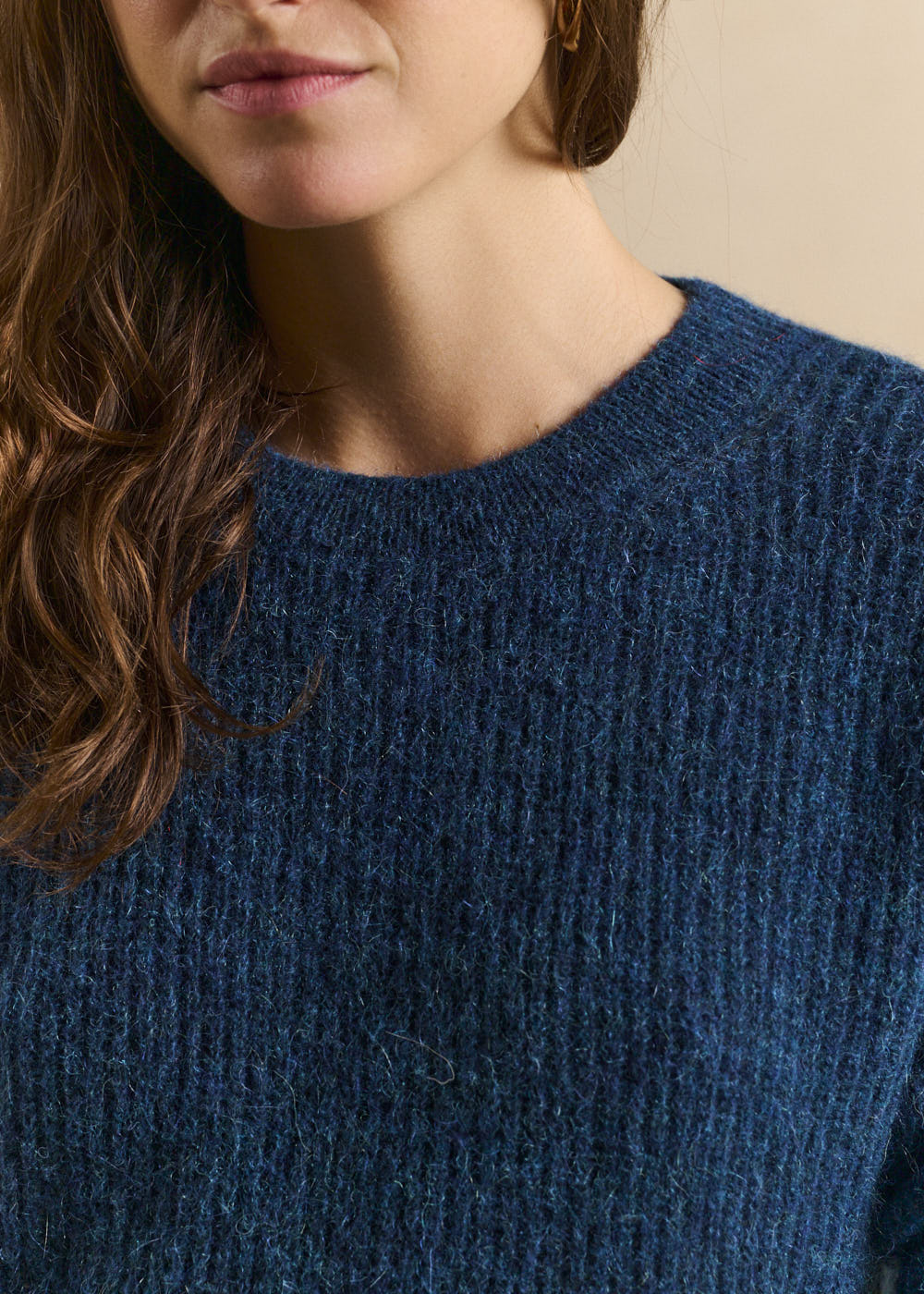 Round-neck alpaca sweater - Sud Express - 2 - Sud Express