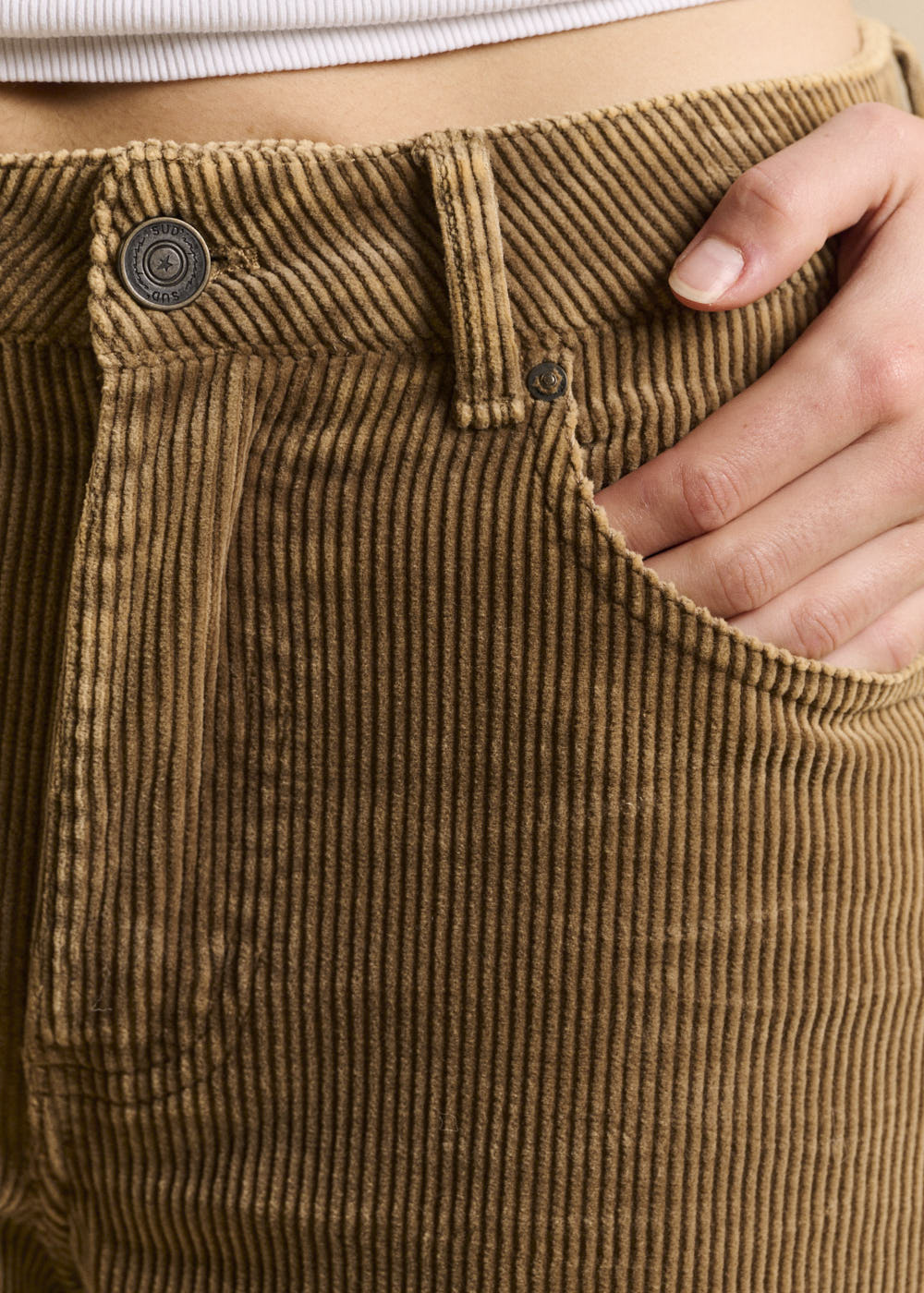 Boyfriend-fit corduroy trousers - Sud Express - 2 - Sud Express