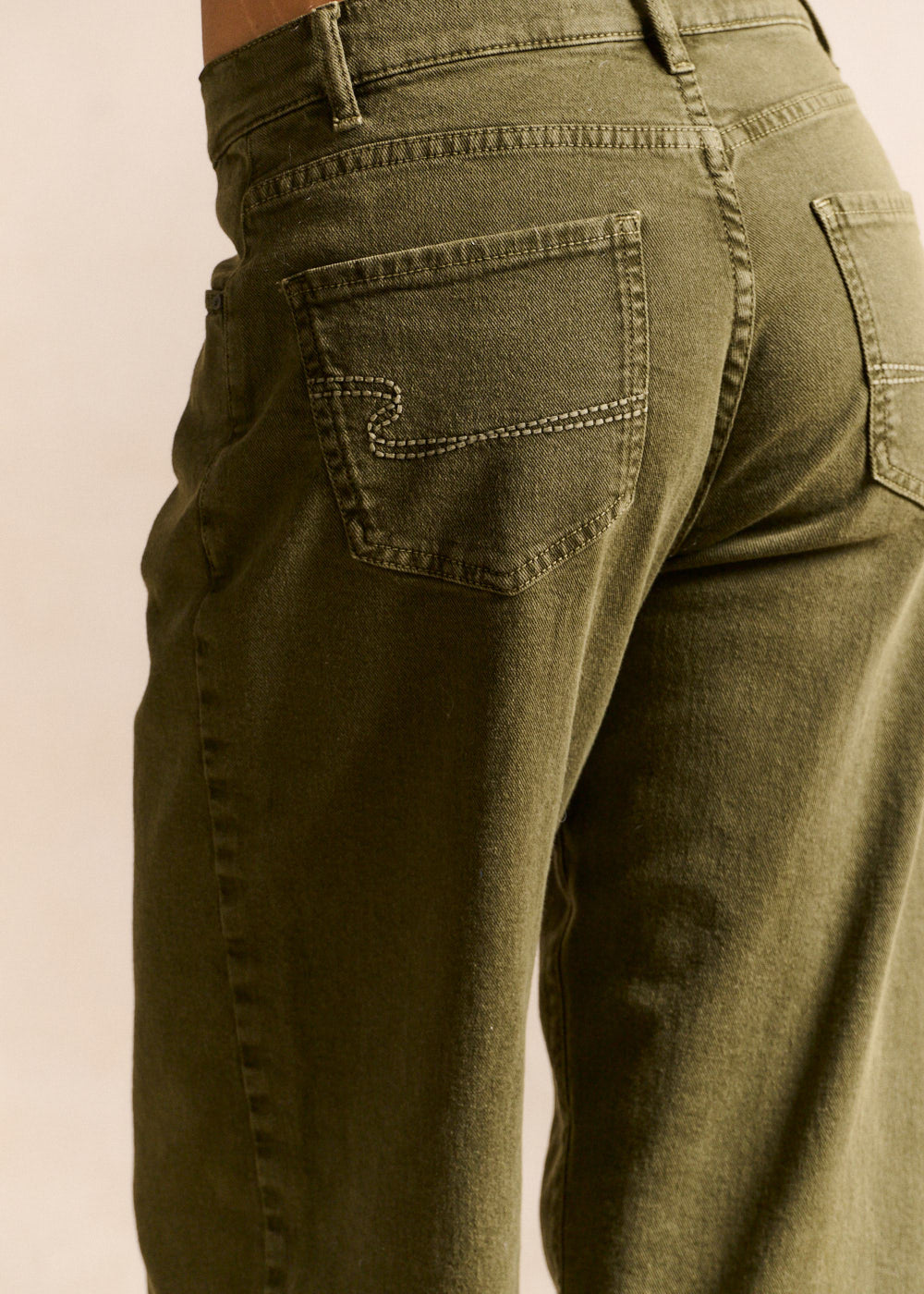 BLOOM Straight-leg boyfriend jeans - 4 - Sud Express - Sud Express