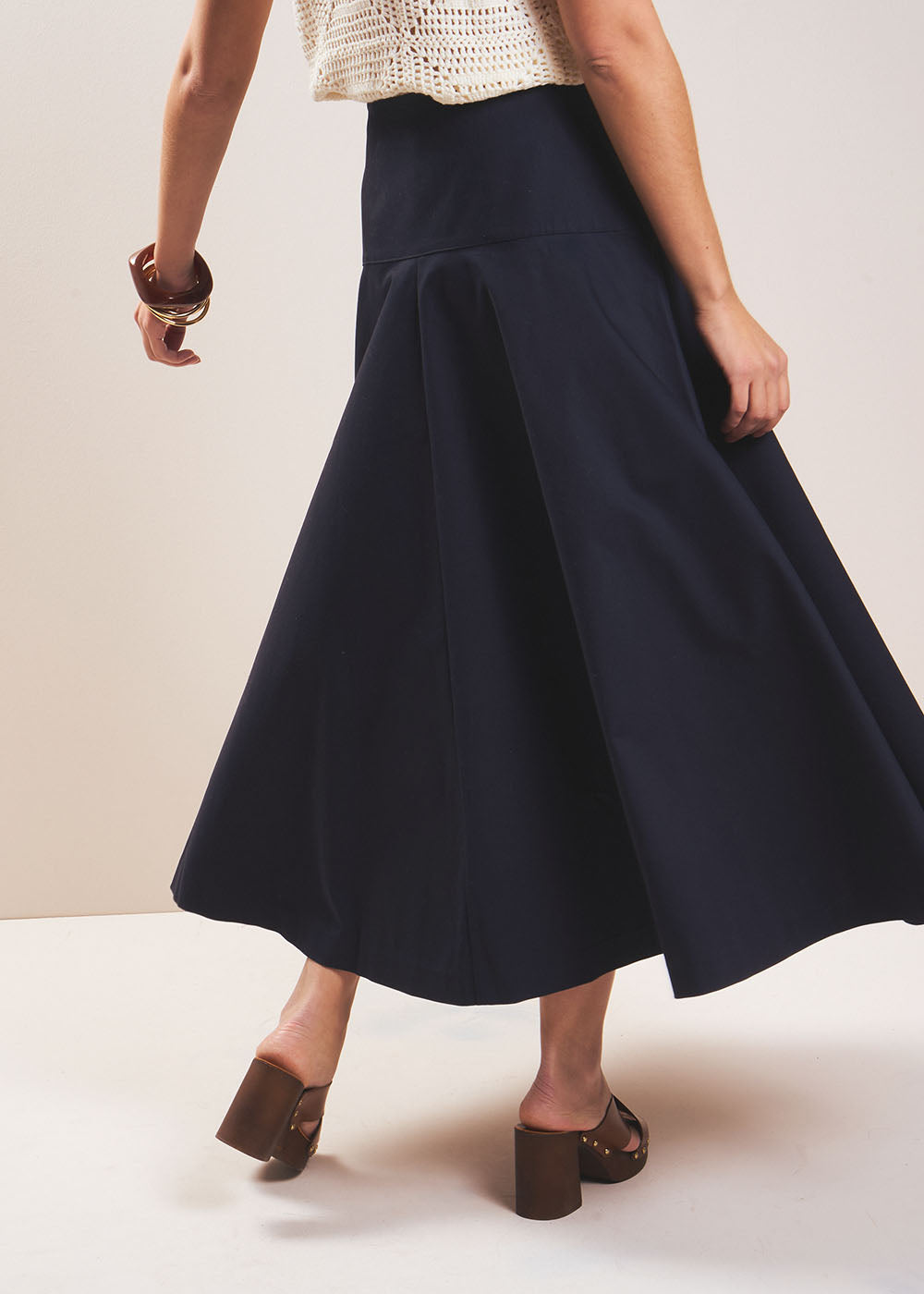 Flared midi skirt with gold buttons - Sud Express - 3 - Sud Express