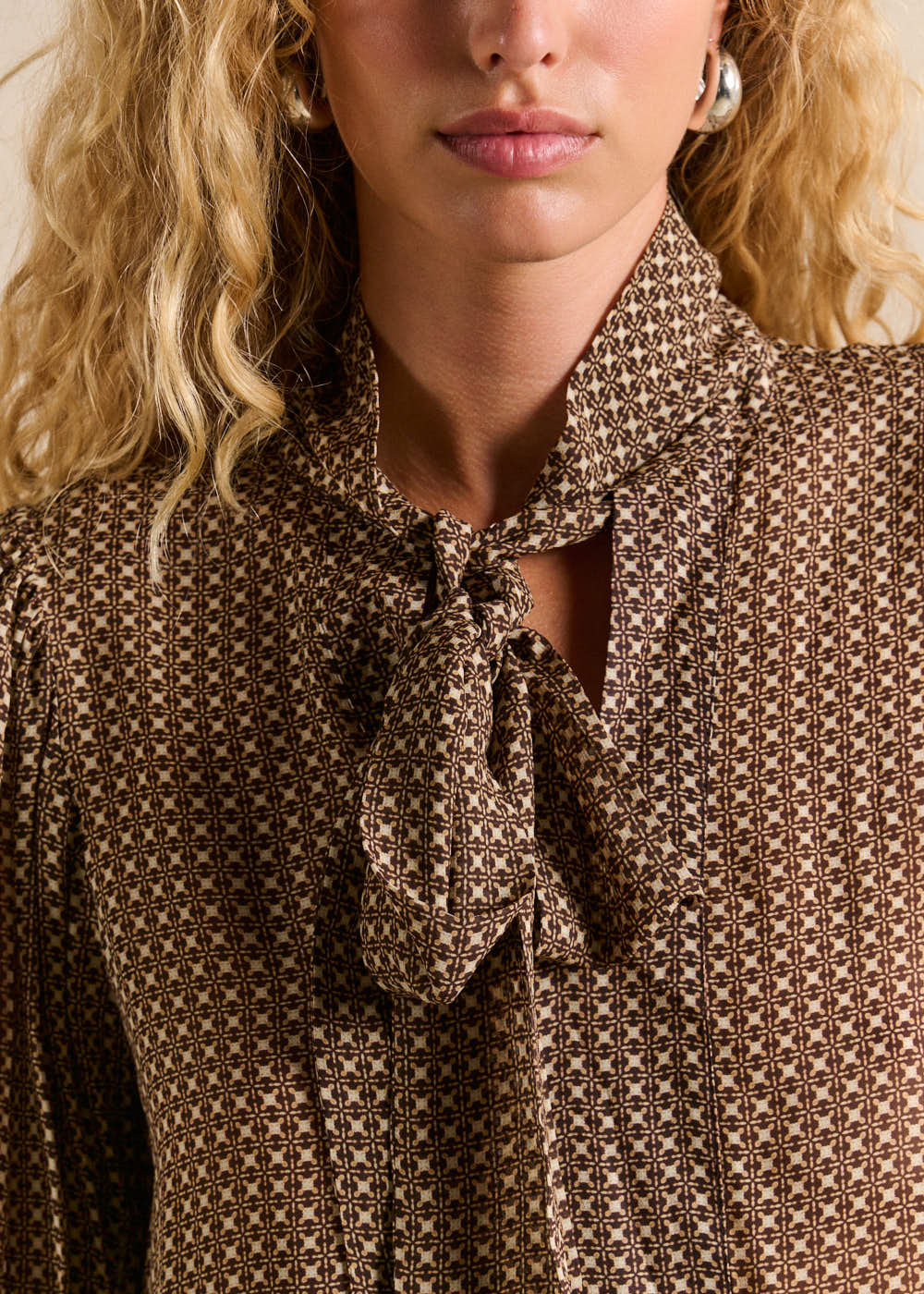 Geometric print top with shawl collar - Sud Express - 2 - Sud Express