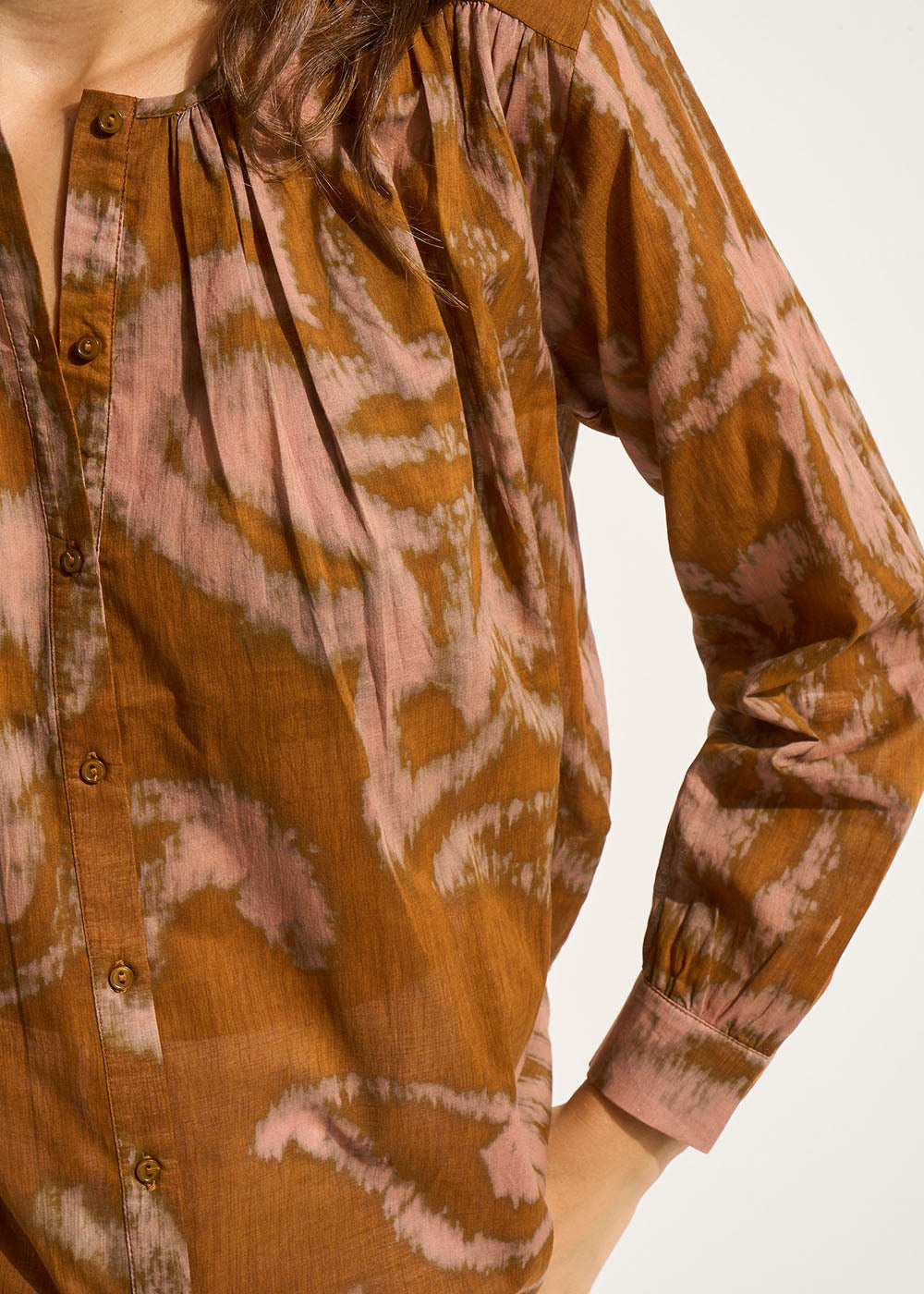 Printed cotton shirt long sleeves round neckline - Sud Express - 3 - Sud Express