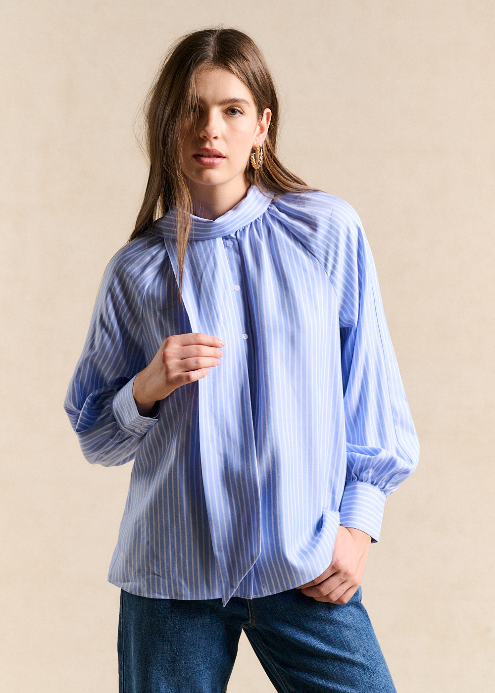 Victorian-style tie-neck shirt - Sud Express - 5 - Sud Express
