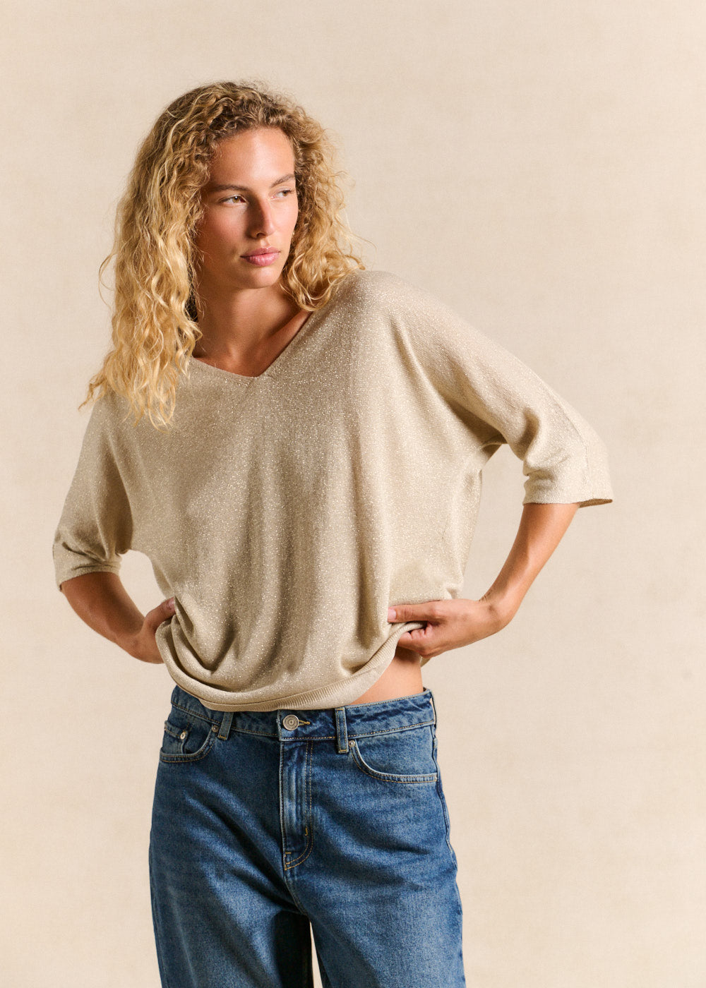 MIKOLOR Oversized V-neck jumper in shiny knit with short sleeves - 1 - Sud Express - Sud Express