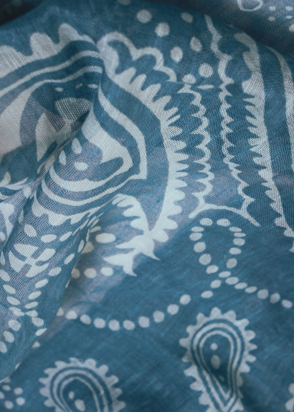 Delicate paisley pattern scarf - Sud Express - 2 - Sud Express