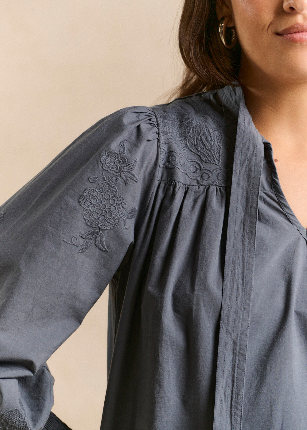 Embroidered blouse with a Tunisian collar - Sud Express - 1 - Sud Express