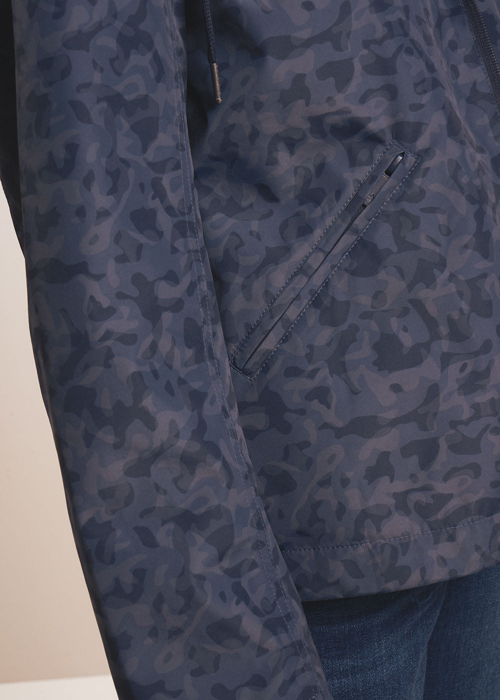 Water-repellent raincoat with hood - Sud Express - 5 - Sud Express