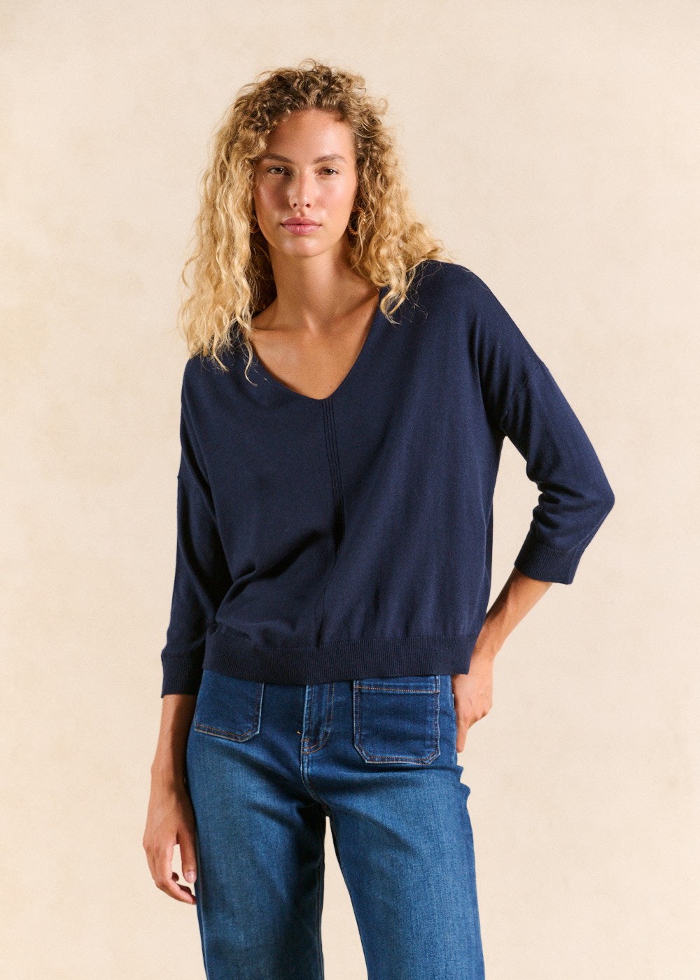 MANONO Oversized V-neck jumper with mid-length sleeves - 1 - Sud Express - Sud Express