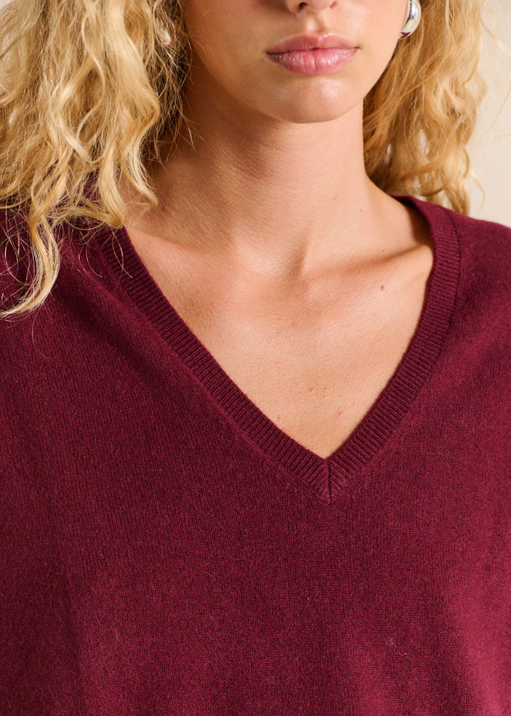 Cashmere V-neck sweater flared fit - Sud Express - 2 - Sud Express