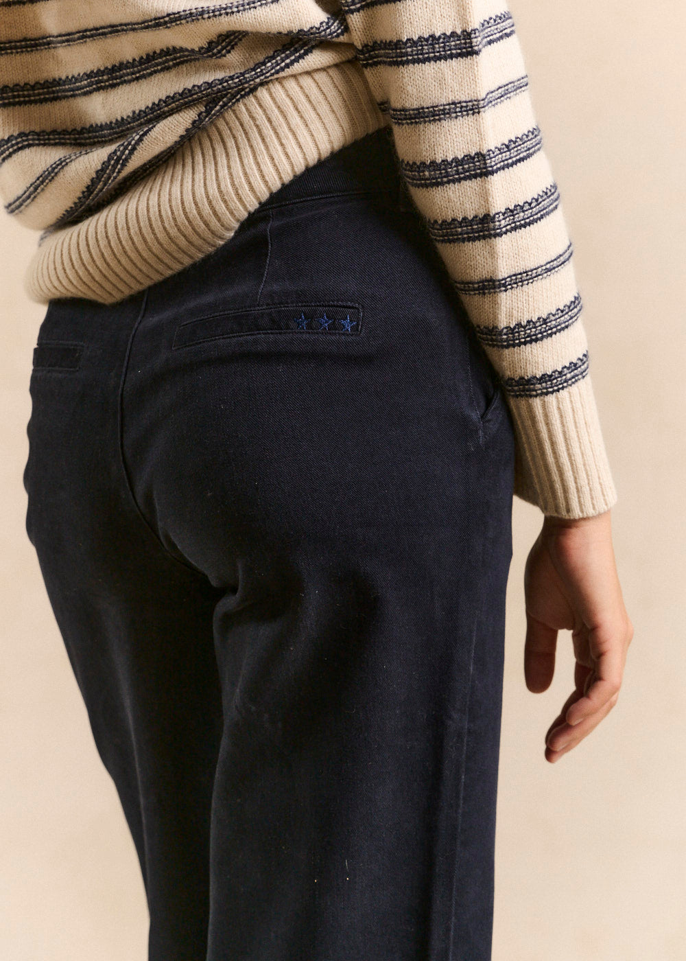 Straight pants with a peach skin touch - Sud Express - 4 - Sud Express